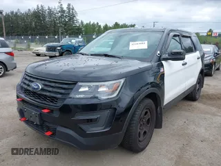 2017 Ford Police Interceptor Utility z VIN 1FM5K8AR9HGC26225, wystawiony jako IAAI lot #42283084 z przebiegiem Nie podano mil oraz . Historia ofert i sprzedaży dostępna na DreamBid. Obrazek 18.