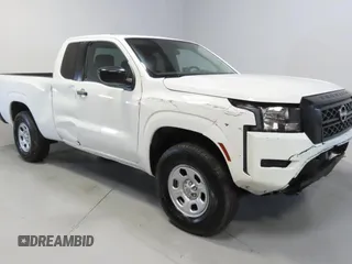 2024 Nissan Frontier SV z VIN 1N6ED1CM3RN642238, wystawiony jako Copart lot #60930935 z przebiegiem 2 233 mil mil oraz Szkoda całkowita • Salvage title. Historia ofert i sprzedaży dostępna na DreamBid. Obrazek 1.