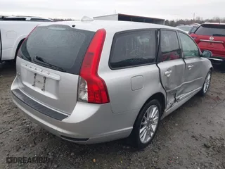 2009 Volvo V50 2.4L with VIN YV1MW382592450021, listed as a IAAI auction lot 41548748 with 155,631 mi miles. Bid and sale history available at carsss.com. Image 4.