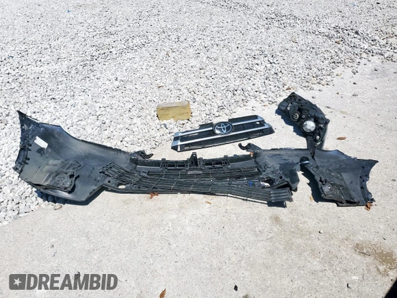 2019 Toyota Highlander LE z VIN 5TDZZRFH0KS324788, wystawiony jako Copart lot #56583055 z przebiegiem 167 001 mil mil oraz Szkoda całkowita • Salvage title. Historia ofert i sprzedaży dostępna na DreamBid. Obrazek 13.