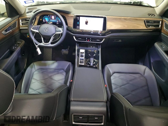 2025 Volkswagen Atlas SE with VIN 1V2HR2CA5SC503516, listed as a Copart auction lot 51640035 with 10,439 mi miles and Clean title. Bid and sale history available at DreamBid. Image 8.