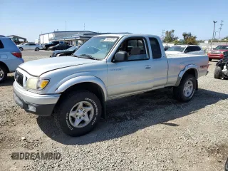 2002 Toyota Tacoma PreRunner z VIN 5TESN92N32Z081571, wystawiony jako Copart lot #49656125 z przebiegiem 97 431 mil mil oraz Czysty tytuł • Clean title. Historia ofert i sprzedaży dostępna na DreamBid. Obrazek 1.