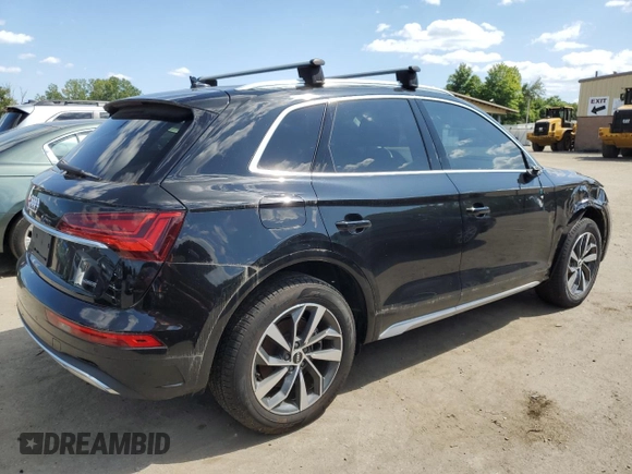 2021 Audi Q5 Premium with VIN WA1AAAFY0M2093580, listed as a Copart auction lot 68907334 with 9,755 mi miles and Salvage Title. Bid and sale history available at carsss.com. Image 3.