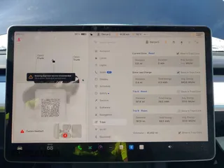 2022 Tesla Model Y Performance z VIN 7SAYGDEF2NF490794, wystawiony jako IAAI lot #42218742 z przebiegiem 41 402 mil mil oraz . Historia ofert i sprzedaży dostępna na DreamBid. Obrazek 7.