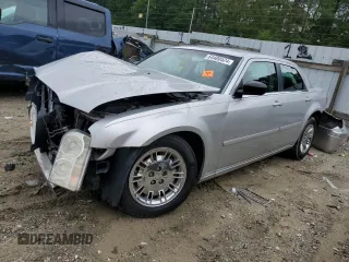 2006 Chrysler 300 with VIN 2C3KA43RX6H223758, listed as a Copart auction lot 64400524 with 0 mi miles and Salvage Title. Bid and sale history available at carsss.com. Image 1.