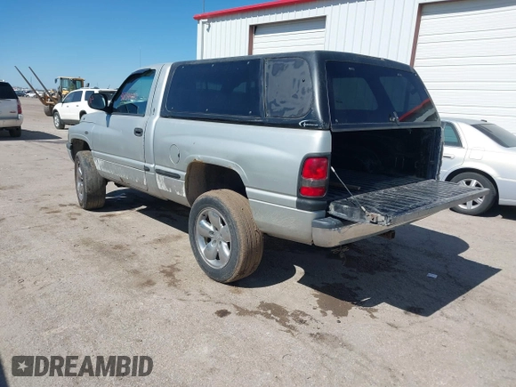 1998 Dodge 1500 z VIN 1B7HF16Y2WS556490, wystawiony jako IAAI lot #41734400 z przebiegiem 218 082 mil mil oraz . Historia ofert i sprzedaży dostępna na DreamBid. Obrazek 3.