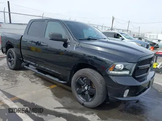 2013 Ram 1500 Express z VIN 1C6RR7KT2DS720012, wystawiony jako IAAI lot #41679451 z przebiegiem 87 436 mil mil oraz . Historia ofert i sprzedaży dostępna na DreamBid. Obrazek 1.