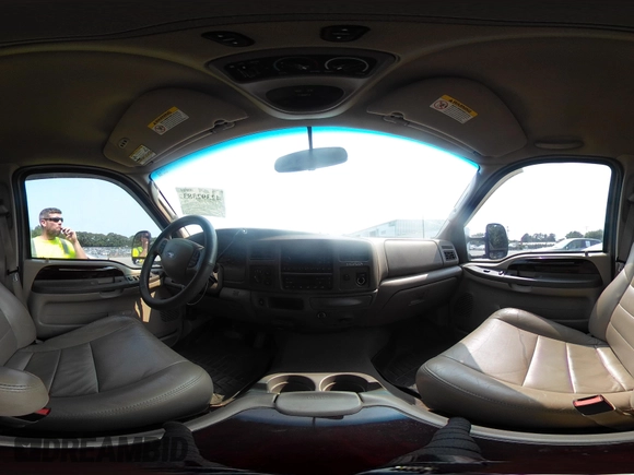 2003 Ford Excursion Limited с VIN 1FMNU43S83EC62057, выставлен на аукционе IAAI как лот 42392383 с пробегом 166 670 миль миль и . История ставок и продаж доступна на DreamBid. Изображение 20.