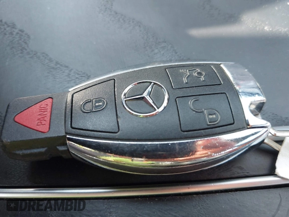 2015 Mercedes-Benz C 300 Luxury with VIN 55SWF4KB0FU049853, listed as a IAAI auction lot 42728304 with 70,533 mi miles and . Bid and sale history available at DreamBid. Image 11.