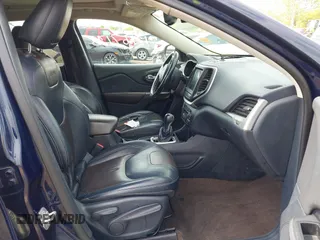 2015 Jeep Cherokee Limited with VIN 1C4PJLDBXFW658441, listed as a IAAI auction lot 42167135 with Not Provided miles and . Bid and sale history available at DreamBid. Image 5.
