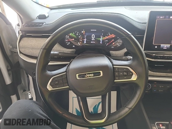 2022 Jeep Compass Latitude z VIN 3C4NJDBB2NT205936, wystawiony jako IAAI lot #42885857 z przebiegiem 39 157 mil mil oraz . Historia ofert i sprzedaży dostępna na DreamBid. Obrazek 18.
