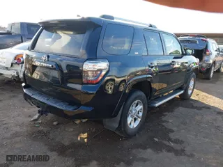 2019 Toyota 4Runner SR5 with VIN JTEBU5JRXK5705753, listed as a IAAI auction lot 41209336 with 31,431 mi miles. Bid and sale history available at carsss.com. Image 4.