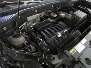 2021 Volkswagen Atlas SE z VIN 1V2WR2CA7MC547303, wystawiony jako Copart lot #87961855 z przebiegiem 81 035 mil mil oraz Szkoda całkowita • Salvage title. Historia ofert i sprzedaży dostępna na DreamBid. Obrazek 7.