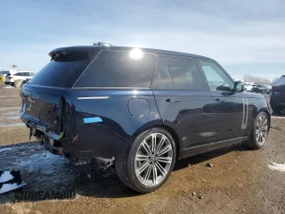 2025 Land Rover Range Rover SE z VIN SALKP9FU2SA283638, wystawiony jako Copart lot #49858485 z przebiegiem 2 999 mil mil oraz Szkoda całkowita • Salvage title. Historia ofert i sprzedaży dostępna na DreamBid. Obrazek 3.
