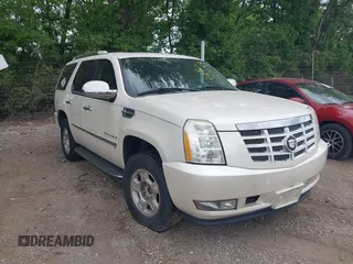 2007 Cadillac Escalade z VIN 1GYFK63827R333227, wystawiony jako IAAI lot #42253138 z przebiegiem 111 592 mil mil oraz . Historia ofert i sprzedaży dostępna na DreamBid. Obrazek 1.