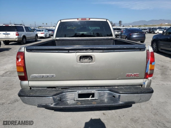 2002 GMC Sierra 1500 SLE with VIN 2GTEC19V221182809, listed as a Copart auction lot 45427465 with 224,191 mi miles and Salvage Title. Bid and sale history available at carsss.com. Image 6.