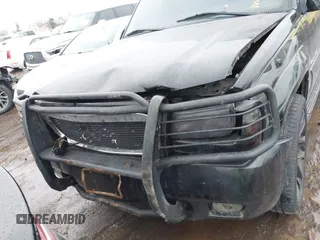 2000 Cadillac Escalade z VIN 1GYEK63R8YR188250, wystawiony jako IAAI lot #41412615 z przebiegiem 190 542 mil mil oraz . Historia ofert i sprzedaży dostępna na DreamBid. Obrazek 6.