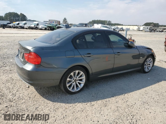 2011 BMW 3 Series 328i xDrive z VIN WBAPK5G59BNN28243, wystawiony jako Copart lot #46920195 z przebiegiem 125 728 mil mil oraz Szkody całkowita. Historia ofert i sprzedaży dostępna na DreamBid. Obrazek 3.