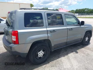 2014 Jeep Patriot Sport with VIN 1C4NJPBA5ED559951, listed as a IAAI auction lot 42802286 with 171,487 mi miles and . Bid and sale history available at DreamBid. Image 4.