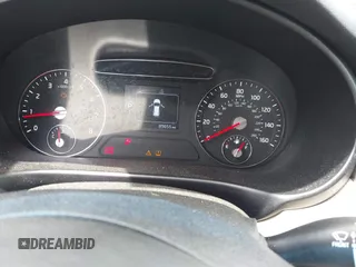 2017 Kia Sorento LX z VIN 5XYPG4A35HG214790, wystawiony jako IAAI lot #42202652 z przebiegiem 89 655 mil mil oraz . Historia ofert i sprzedaży dostępna na DreamBid. Obrazek 16.