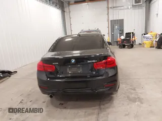 2018 BMW 3 Series 320i xDrive with VIN WBA8E5G5XJNU46855, listed as a IAAI auction lot 41526290 with 68,720 mi miles. Bid and sale history available at carsss.com. Image 17.