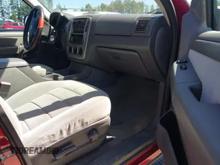 2004 Ford Explorer XLT z VIN 1FMDU73K34ZA84484, wystawiony jako IAAI lot #42677049 z przebiegiem 169 036 mil mil oraz . Historia ofert i sprzedaży dostępna na DreamBid. Obrazek 5.