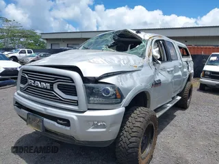 2018 Ram 2500 Laramie with VIN 3C6UR5FL3JG301310, listed as a IAAI auction lot 42239570 with 189,853 mi miles and . Bid and sale history available at DreamBid. Image 6.