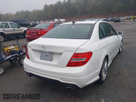 2013 Mercedes-Benz C 300 Sport z VIN WDDGF8ABXDR289262, wystawiony jako IAAI lot #42181367 z przebiegiem 130 744 mil mil oraz . Historia ofert i sprzedaży dostępna na DreamBid. Obrazek 16.