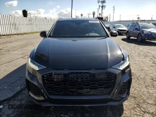 2023 Audi RS Q8 z VIN WU1ARBF1XPD019067, wystawiony jako Copart lot #45020084 z przebiegiem 7297 mil mil oraz . Historia ofert i sprzedaży dostępna na DreamBid. Obrazek 5.