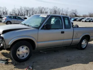 2003 GMC Sonoma SLS with VIN 1GTCS19X438126834, listed as a Copart auction lot 47657815 with 77,789 mi miles and Salvage Title. Bid and sale history available at carsss.com. Image 1.