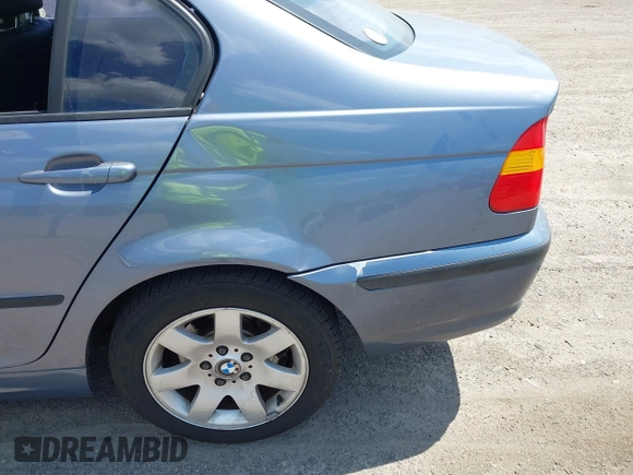 2004 BMW 3 Series 325xi with VIN WBAEU33414PM61213, listed as a IAAI auction lot 42201782 with 138,327 mi miles and . Bid and sale history available at carsss.com. Image 6.