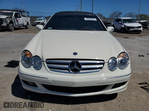 2007 Mercedes-Benz CLK 350 z VIN WDBTK56FX7F227945, wystawiony jako Copart lot #49600025 z przebiegiem 174 781 mil mil oraz Szkoda całkowita • Salvage title. Historia ofert i sprzedaży dostępna na DreamBid. Obrazek 5.