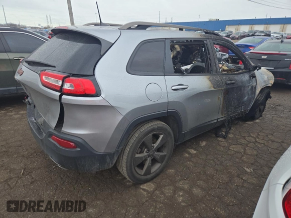 2017 Jeep Cherokee Latitude with VIN 1C4PJLCS0HW574732, listed as a Copart auction lot 85878964 with Not Provided miles and Clean Title. Bid and sale history available at carsss.com. Image 3.