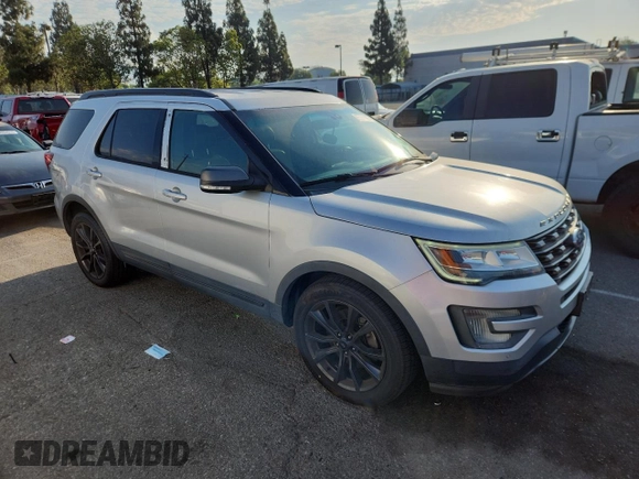 2017 Ford Explorer XLT z VIN 1FM5K7D81HGA03724, wystawiony jako Copart lot #65273065 z przebiegiem 129 554 mil mil oraz Czysty tytuł • Clean title. Historia ofert i sprzedaży dostępna na DreamBid. Obrazek 4.