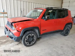 2017 Jeep Renegade Trailhawk z VIN ZACCJBCB1HPF32155, wystawiony jako Copart lot #59960535 z przebiegiem 98 286 mil mil oraz Szkoda całkowita • Salvage title. Historia ofert i sprzedaży dostępna na DreamBid. Obrazek 1.