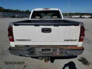 2003 Chevrolet Silverado 1500HD LS z VIN 1GCGK13U43F122682, wystawiony jako Copart lot #76813794 z przebiegiem 275 467 mil mil oraz Szkoda całkowita • Salvage title. Historia ofert i sprzedaży dostępna na DreamBid. Obrazek 6.