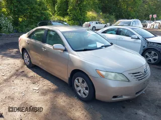 2007 Toyota Camry CE z VIN 4T1BE46K57U562291, wystawiony jako IAAI lot #42390247 z przebiegiem 134 045 mil mil oraz . Historia ofert i sprzedaży dostępna na DreamBid. Obrazek 1.