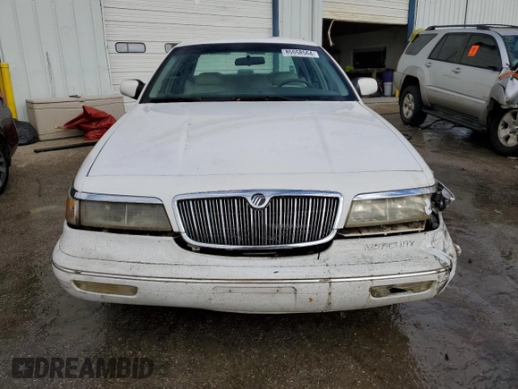 1995 Mercury Grand Marquis LS z VIN 2MELM75WXSX700022, wystawiony jako Copart lot #85558564 z przebiegiem 160 658 mil mil oraz Szkoda całkowita • Salvage title. Historia ofert i sprzedaży dostępna na DreamBid. Obrazek 5.
