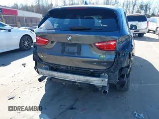 2018 BMW X1 xDrive28i z VIN WBXHT3C31J3H31737, wystawiony jako IAAI lot #41698670 z przebiegiem 68 017 mil mil oraz . Historia ofert i sprzedaży dostępna na DreamBid. Obrazek 6.