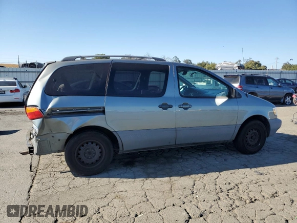 2000 Toyota Sienna CE with VIN 4T3ZF19C9YU222343, listed as a Copart auction lot 69520224 with 524,710 mi miles and Salvage Title. Bid and sale history available at carsss.com. Image 3.