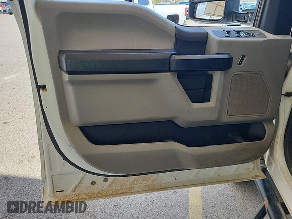 2019 Ford F-250 XL with VIN 1FT7W2B65KEE40165, listed as a IAAI auction lot 42727924 with 182,010 mi miles and . Bid and sale history available at DreamBid. Image 16.
