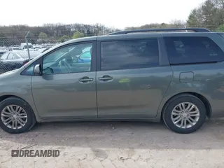 2013 Toyota Sienna XLE AAS с VIN 5TDYK3DC8DS318387, выставлен на аукционе IAAI как лот 42146255 с пробегом 244 899 миль миль и . История ставок и продаж доступна на DreamBid. Изображение 14.