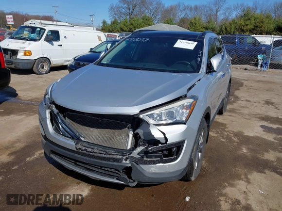 2014 Hyundai Santa Fe Sport with VIN 5XYZU3LB7EG136332, listed as a IAAI auction lot 41902059 with 200,140 mi miles. Bid and sale history available at carsss.com. Image 2.