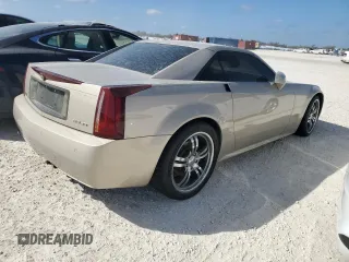 2006 Cadillac XLR z VIN 1G6YV36AX65603381, wystawiony jako Copart lot #77526894 z przebiegiem Nie podano mil oraz Nie do naprawy. Historia ofert i sprzedaży dostępna na DreamBid. Obrazek 3.