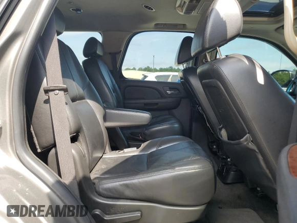 2008 Chevrolet Tahoe 1LT с VIN 1GNFK13038J118028, выставлен на аукционе Copart как лот 64286585 с пробегом 236 500 миль миль и На запчасти • Non repairable. История ставок и продаж доступна на DreamBid. Изображение 11.