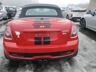 2015 MINI Roadster S z VIN WMWSY3C58FT567023, wystawiony jako Copart lot #43289505 z przebiegiem 115 029 mil mil oraz Szkoda całkowita • Salvage title. Historia ofert i sprzedaży dostępna na DreamBid. Obrazek 6.