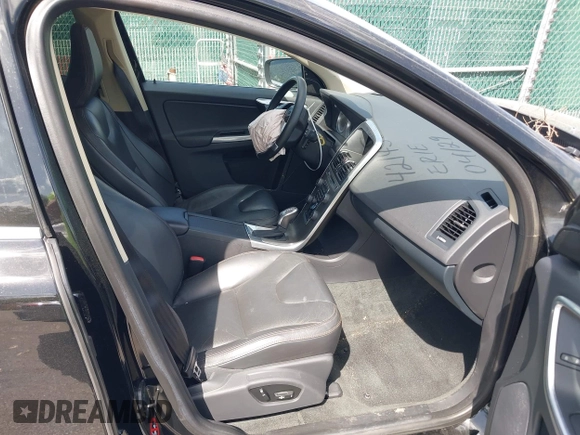 2013 Volvo XC60 T6 с VIN YV4902DZXD2445302, выставлен на аукционе IAAI как лот 42145755 с пробегом 115 547 миль миль и . История ставок и продаж доступна на DreamBid. Изображение 5.