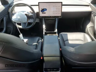 2018 Tesla Model 3 Long Range Battery z VIN 5YJ3E1EA4JF056385, wystawiony jako Copart lot #60174535 z przebiegiem 79 840 mil mil oraz Czysty tytuł • Clean title. Historia ofert i sprzedaży dostępna na DreamBid. Obrazek 8.