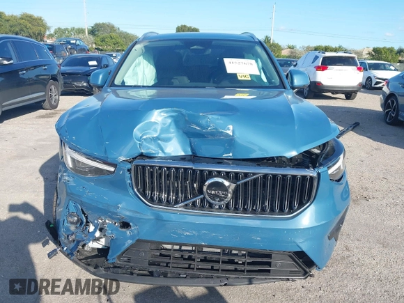 2024 Volvo XC40 Plus Bright Theme with VIN YV4L12UE3R2342939, listed as a IAAI auction lot 41527678 with 2,234 mi miles. Bid and sale history available at carsss.com. Image 12.