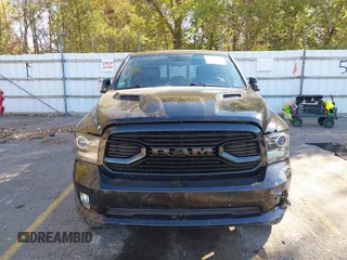 2018 Ram 1500 Sport z VIN 1C6RR7MT0JS174934, wystawiony jako IAAI lot #40564822 z przebiegiem 77 304 mil mil oraz . Historia ofert i sprzedaży dostępna na DreamBid. Obrazek 12.